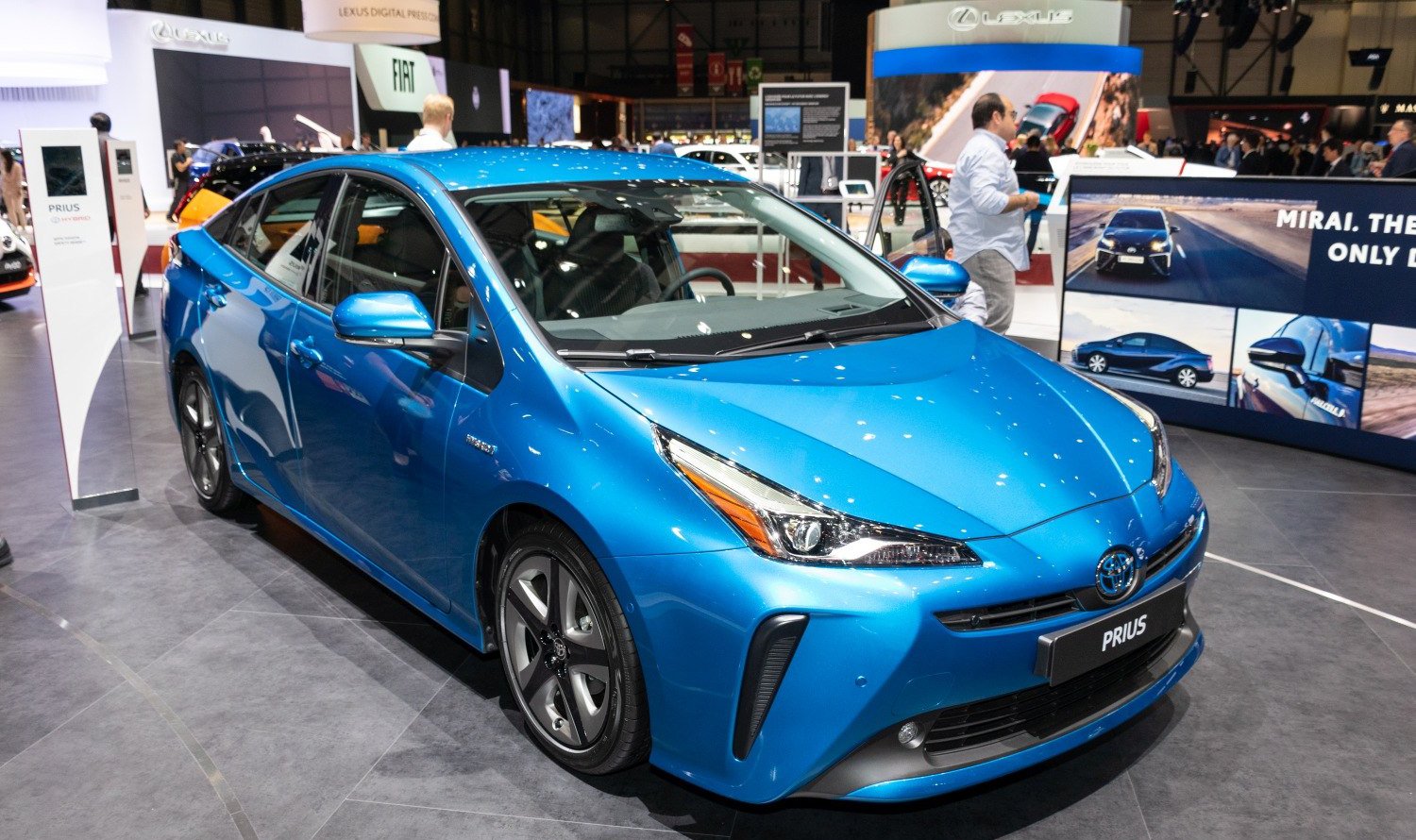 Toyota prius iv xw50